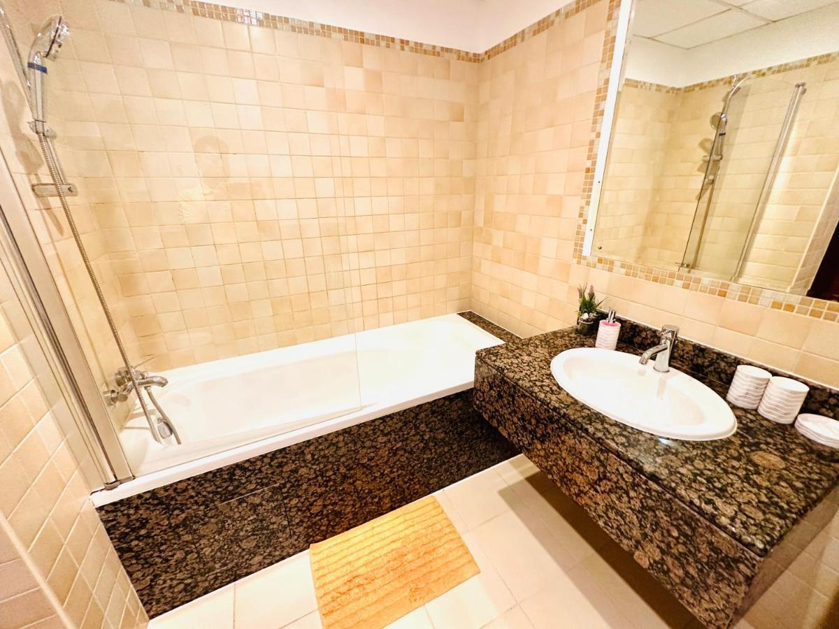 דובאי Luxury Casa - Indigo Sea View Apartment Jbr Beach 2Br מראה חיצוני תמונה